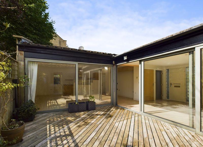 Courtyard garden