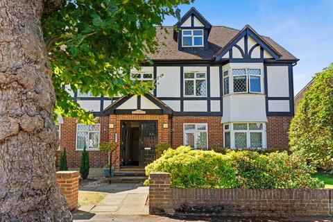19, Ennor Court London Road, Sutton, SM3 8JL