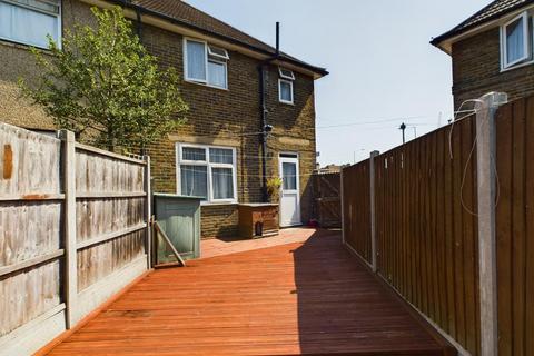 1 bedroom maisonette for sale, Heathway, Dagenham