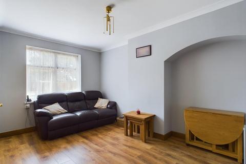 1 bedroom maisonette for sale, Heathway, Dagenham