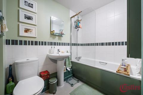 3 bedroom apartment for sale, Fuller Court, Park Road, N8