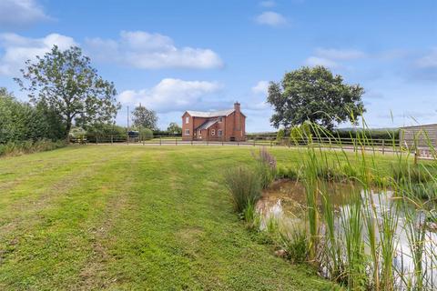 3 bedroom detached house for sale, Meadway, Portna Warden Lane, Barons Cross Road, Leominster, Herefordshire, HR6 8RS