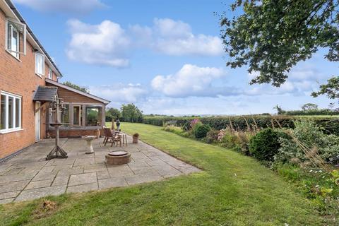 3 bedroom detached house for sale, Meadway, Portna Warden Lane, Barons Cross Road, Leominster, Herefordshire, HR6 8RS