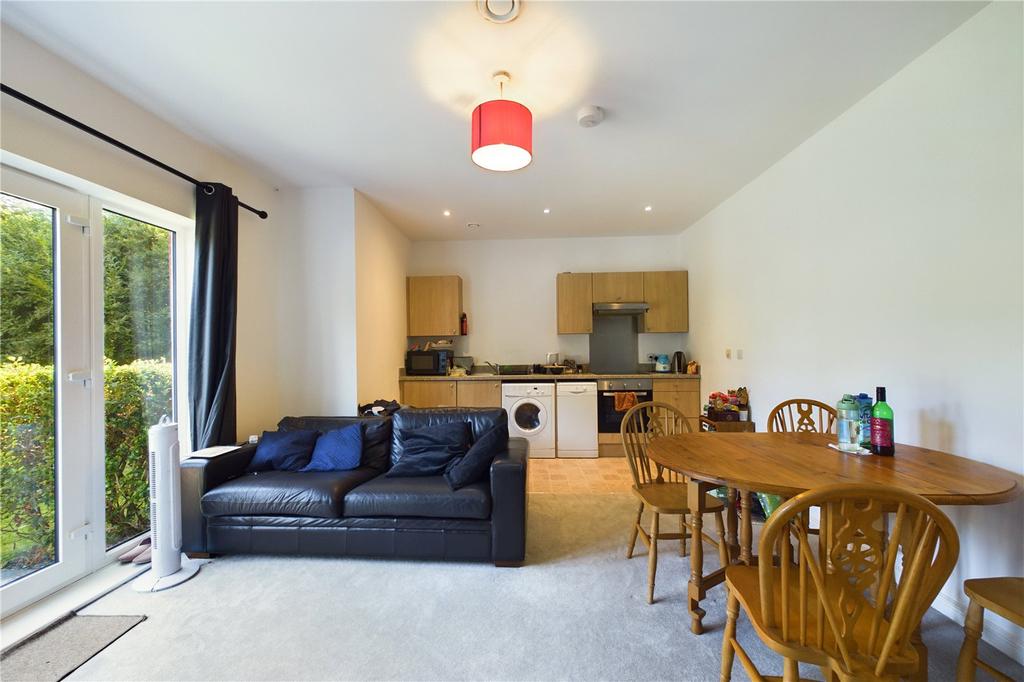 Living &amp; Kitchen