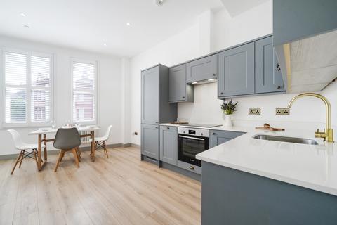 1 bedroom flat for sale, Four West Hill, Wandsworth, London, SW18