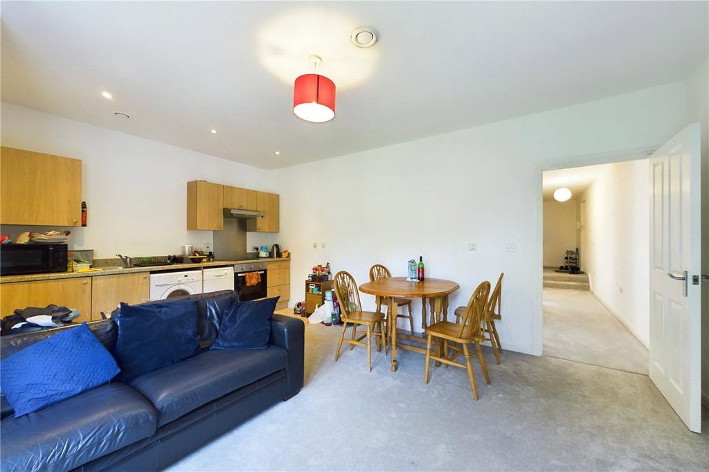 Living &amp; Kitchen