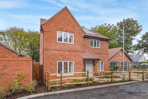 4 bedroom detached house for sale, Poppy Fields, Hawkinge CT18