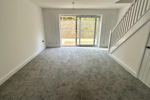 3 bedroom end of terrace house for sale, Burnley Road, Todmorden OL14