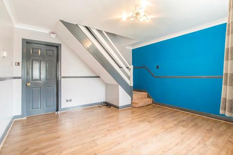 2 bedroom semi-detached house to rent, Owl Ridge, Leeds LS27