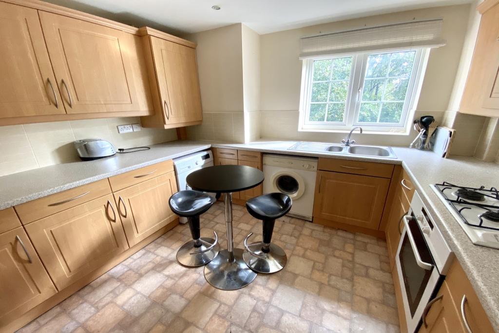 Kitchen / Dining Roo