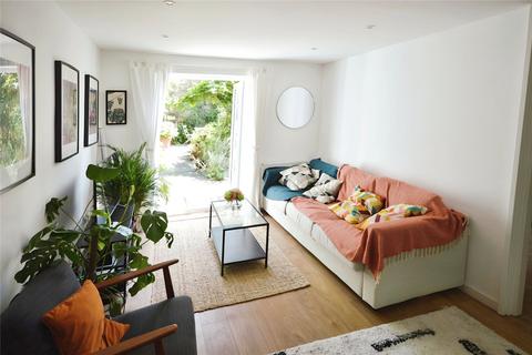 4 bedroom end of terrace house for sale, Swallow Close, London SE14