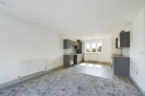 2 bedroom flat to rent, Harold Court Road, Romford RM3