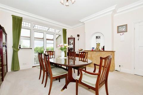 6 bedroom detached house for sale, Priestfields, Kent ME1