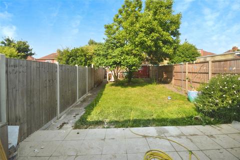 3 bedroom semi-detached house to rent, Addison Avenue, Hounslow TW3