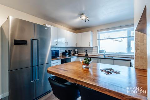 89 Hereward Way, Deeping St James, Peterborough, PE6 8QB