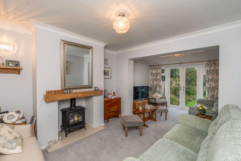 Extended lounge