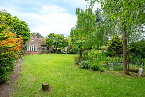 3 bedroom detached bungalow for sale, Claxton, York