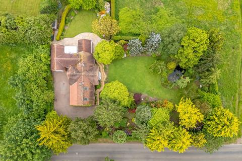 3 bedroom detached bungalow for sale, Claxton, York