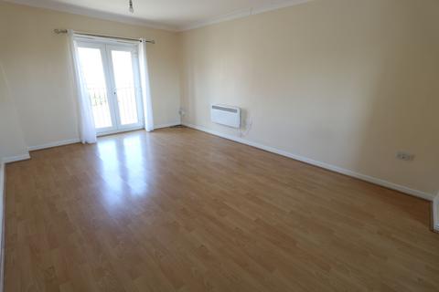 2 bedroom flat to rent, Windermere Avenue, Purfleet on Thames