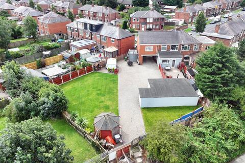 4 bedroom semi-detached house for sale, Lang Avenue, York YO10