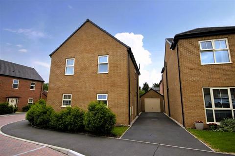 4 bedroom detached house for sale, Claymills Close, Burton-On-Trent DE15