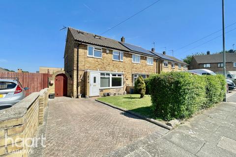 1 Bracknell Close, Luton, LU4 0TL