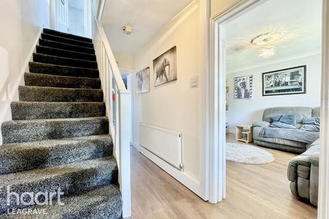 1 Bracknell Close, Luton, LU4 0TL