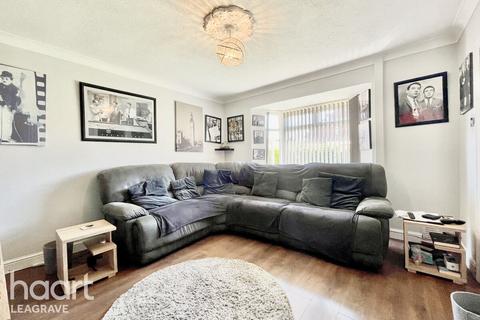 1 Bracknell Close, Luton, LU4 0TL