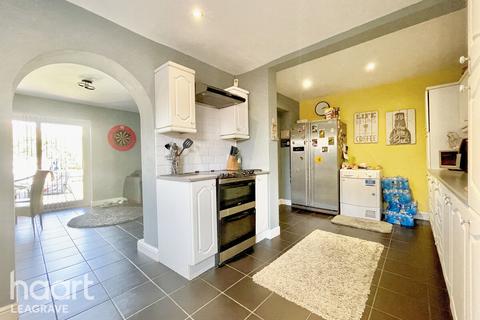 1 Bracknell Close, Luton, LU4 0TL