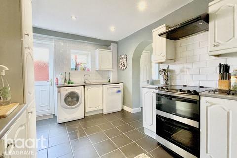 1 Bracknell Close, Luton, LU4 0TL