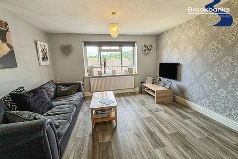 2 bedroom maisonette for sale, Lullingstone Avenue, Swanley, BR8