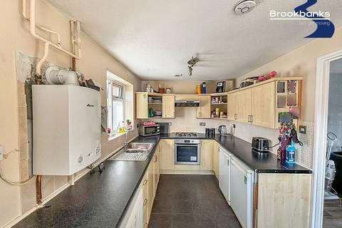 2 bedroom maisonette for sale, Lullingstone Avenue, Swanley, BR8