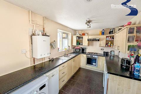 2 bedroom maisonette for sale, Lullingstone Avenue, Swanley, BR8