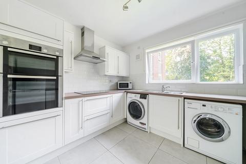 3 bedroom flat for sale, Woodville Court, Roundhay, Leeds, LS8