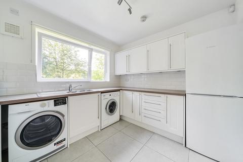 3 bedroom flat for sale, Woodville Court, Roundhay, Leeds, LS8