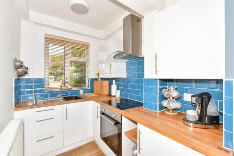 18 The Linces, Dover, CT16 2BN