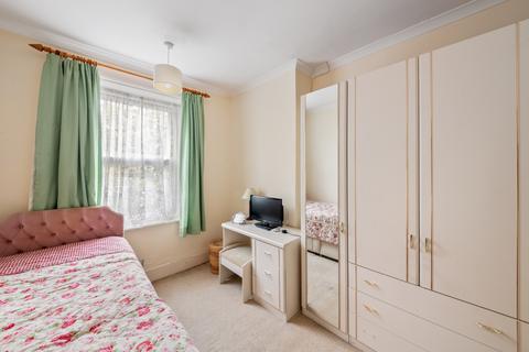35 Montague Road, London, W7 3PG