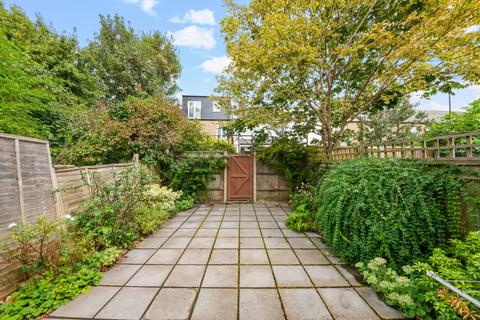 35 Montague Road, London, W7 3PG