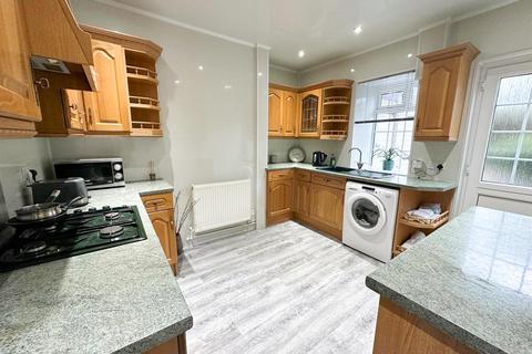 3 bedroom terraced house for sale, Keighley Road, Cowling