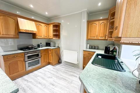 3 bedroom terraced house for sale, Keighley Road, Cowling