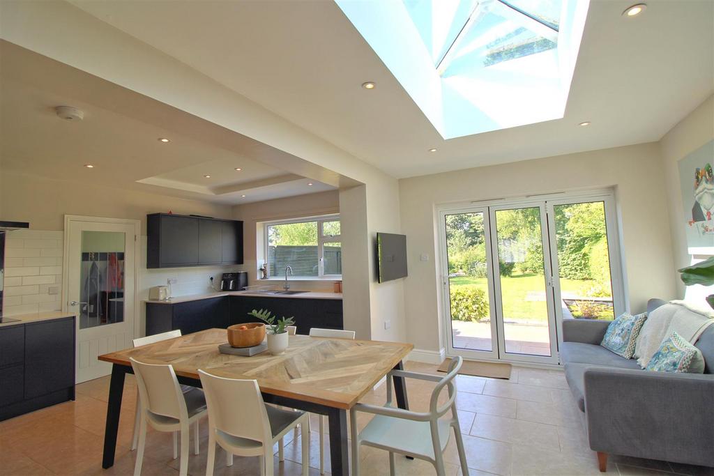 Dining Kitchen area