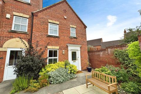 3 bedroom end of terrace house for sale, Meakins Close, Chase Meadow