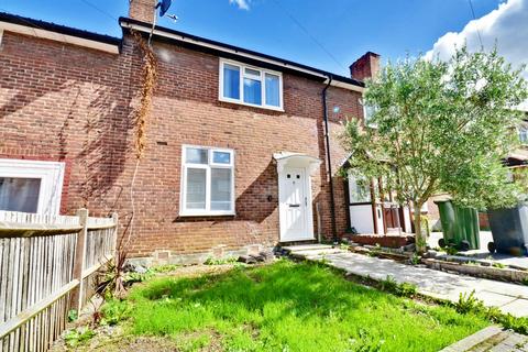 2 bedroom terraced house to rent, Moorside Road, Bromley BR1