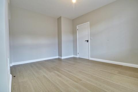 2 bedroom terraced house to rent, Moorside Road, Bromley BR1