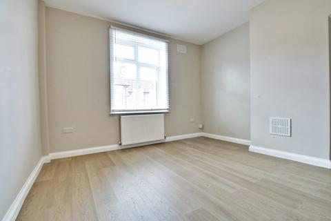 2 bedroom terraced house to rent, Moorside Road, Bromley BR1