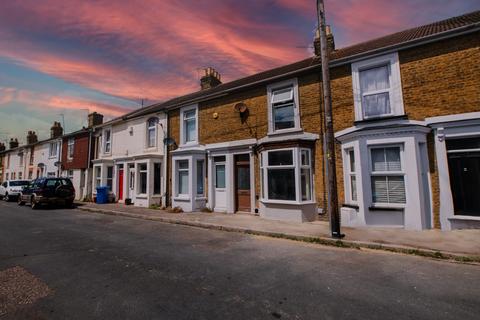 1 bedroom terraced house to rent, James Street, Sheerness ME12