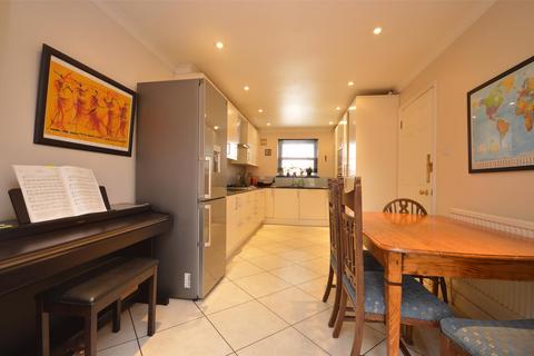 4 bedroom terraced house to rent, Rose Terrace, Clifton BS8