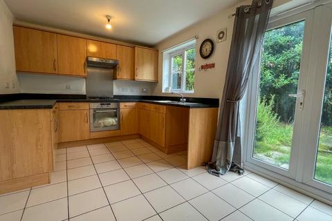 3 bedroom semi-detached house for sale, Sunningdale Way, Gainsborough, Lincolnshire, DN21