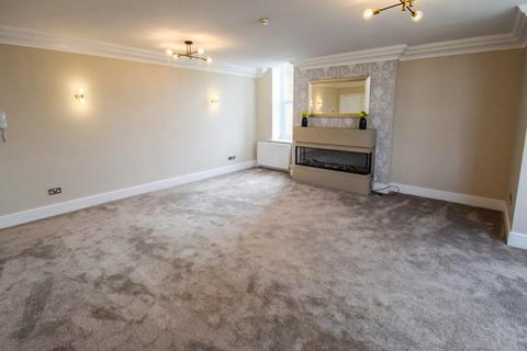 3 bedroom apartment for sale, Lady Park Avenue, Bingley, BD16