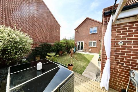 3 bedroom detached house for sale, Edmond Close, Cottingham